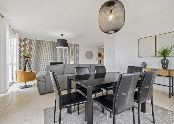 Sunny House By Homie Canhas