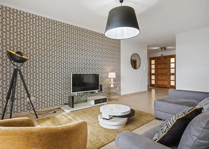 Sunny House By Homie Canhas