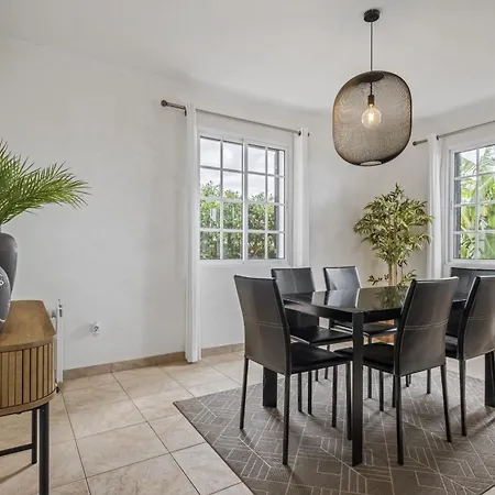 Sunny House By Homie *